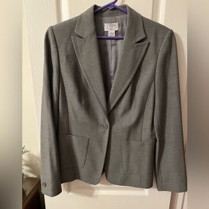Flattering Loft Sz 8 gray blazer